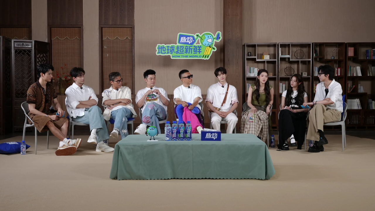 直播回顾:地球团团建,李乃文孙红雷拿问号比心
