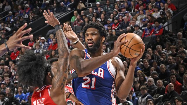 公牛vs费城精华回放 恩比德轰30+三双76人主场轻取公牛