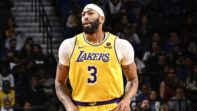 戴维斯vs76人集锦 17分11篮板开局强劲后劲儿不足