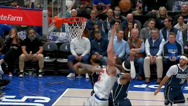 尼克斯vs独行侠第1节英文原声回放