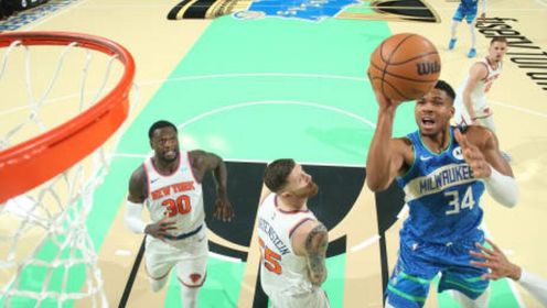 《TOP时刻》【原声】6日NBA五佳球 詹姆斯神秘秒传 米德尔顿字母哥精彩连线