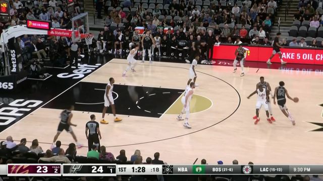 马刺vs骑士过往交战记录 文班亚马米切尔内外对飙