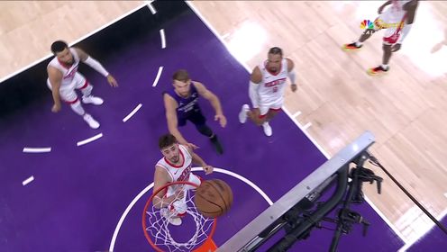 《NBA全场集锦》面前几个人防守也不在乎 穆雷独闯龙潭柔和一抛拿下2+1