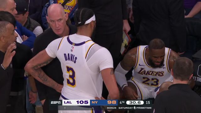 湖人vs尼克斯第4节英文原声回放