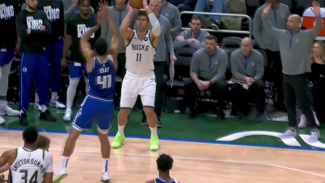 提神醒脑！大洛骑马射箭底角三分命中强行续命