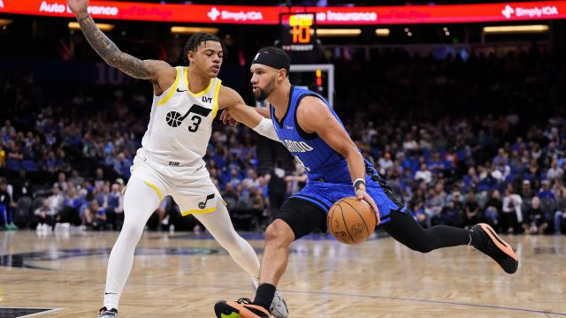 爵士107-115魔术 萨格斯连中三分收割比赛魔术胜爵士