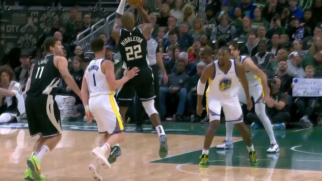 克莱犯规送米德尔顿3+1 皓篮球：金州老中医给号脉呢