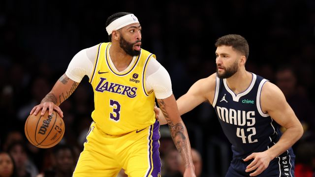 浓眉vs独行侠集锦 内线翻江倒海狂轰28+12+9准三双