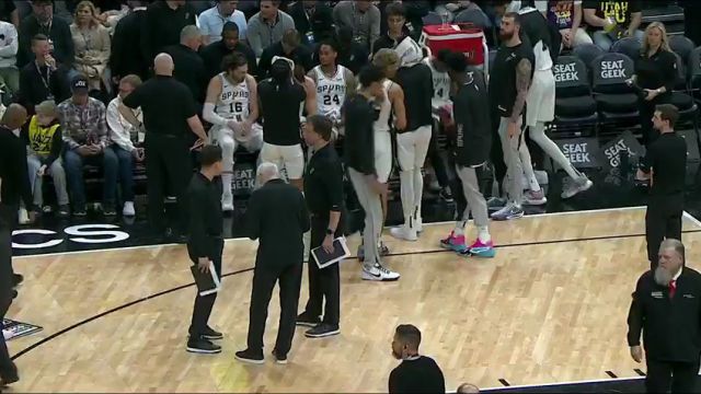 NBA常规赛：马刺vs爵士第3节中文解说回放