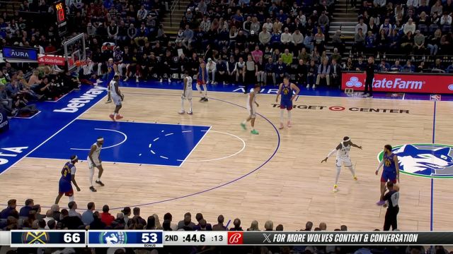 看我一飞冲天！穆雷平地起惊雷飞身暴扣技惊四座