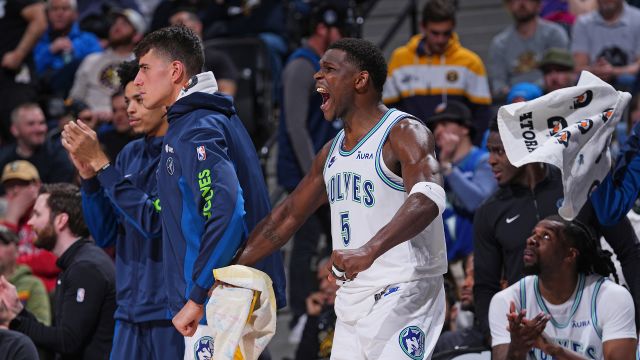 森林狼111-98掘金 森林狼三人20+拿下四连胜重回西部头名