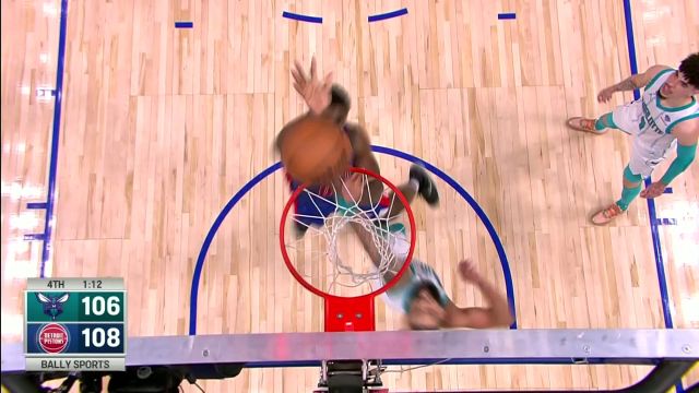 胜利近在咫尺！ 杜伦连续进攻内线篮筐连拿四分