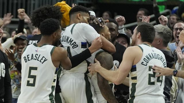 国王142-143雄鹿 利拉德三分绝杀字母三双雄鹿4人20+险胜国王