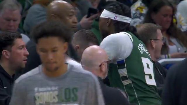 NBA常规赛：快船vs雄鹿英文原声全场回放