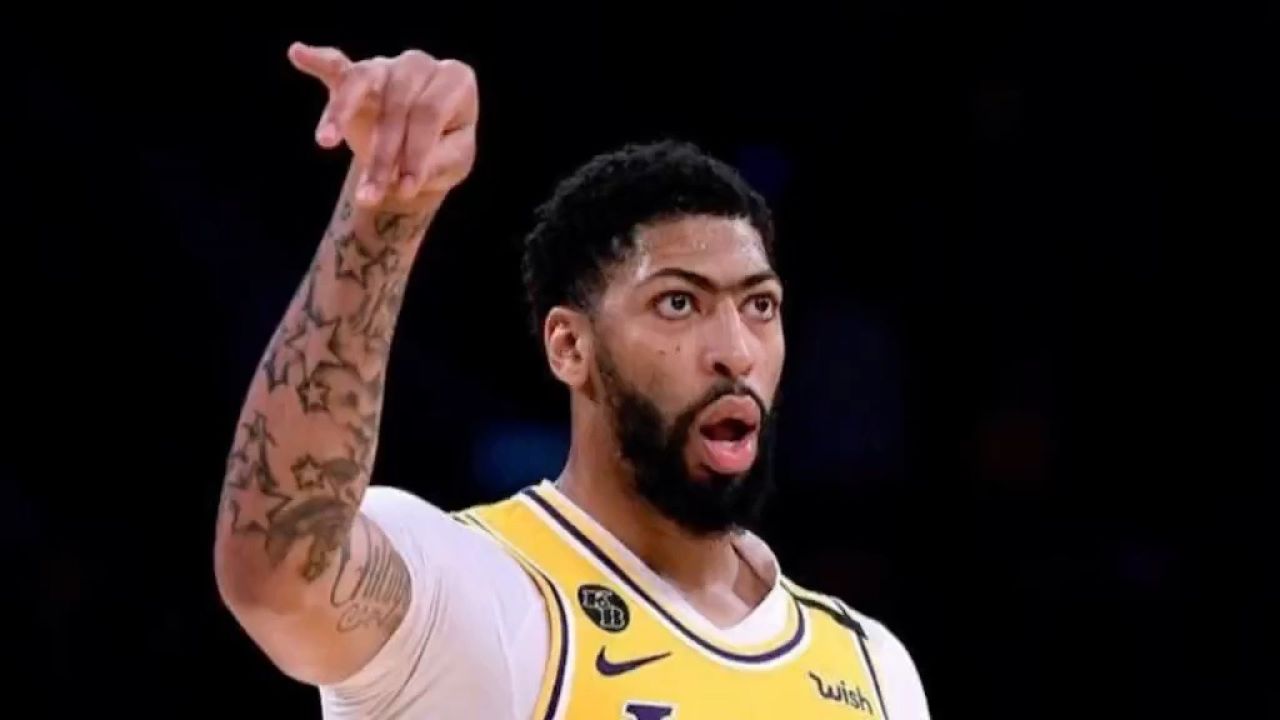 "伤病型软弱中锋"安东尼戴维斯,其实也是联盟中的顶级大前锋