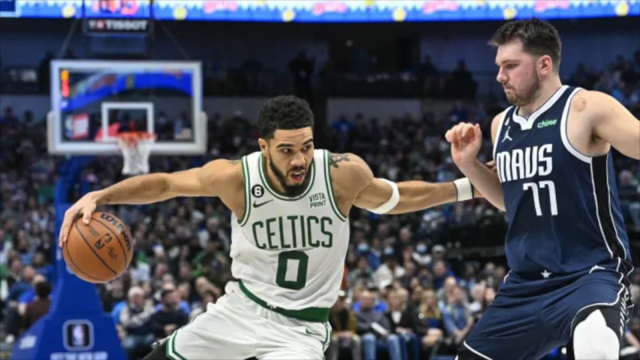 独行侠常规赛客场惨败绿军集锦:东契奇37 三双 塔图姆32分