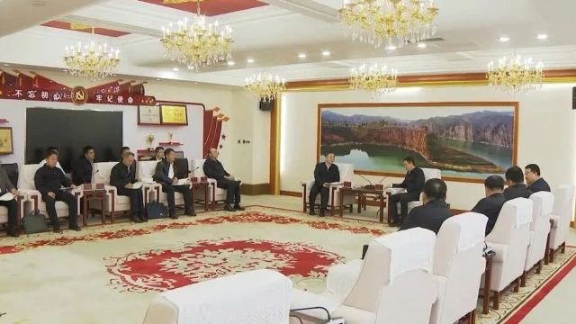 李理会见国家能源集团党组成员、副总经理冯树臣