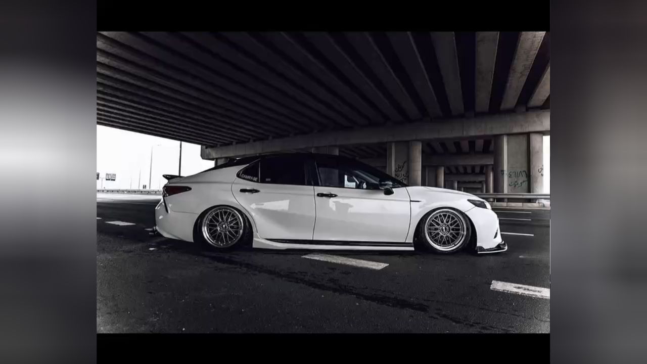 丰田凯美瑞&airbft气动避震低趴姿态展示