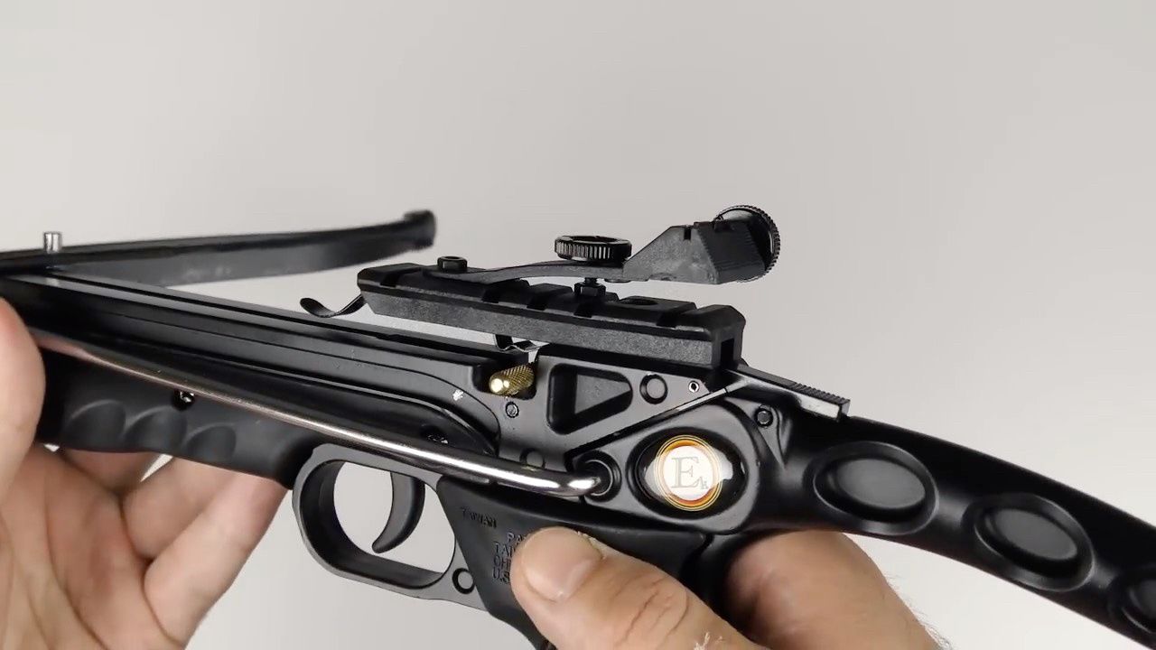 国外合法拍摄折叠小黑豹pse小灵蛇二代十字弩娱乐节目