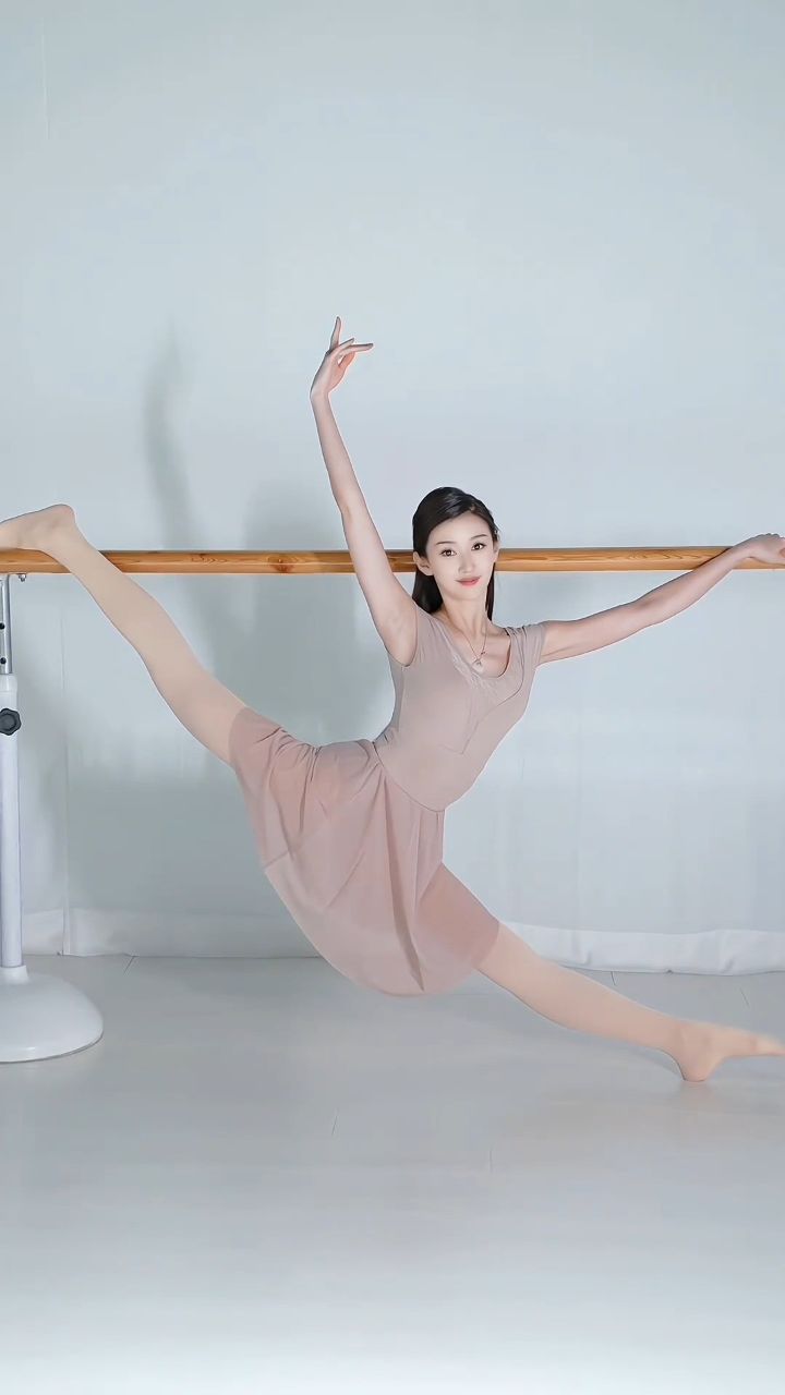 音乐一响 回忆登场#一字马##舞蹈生##大长腿##匆匆那年