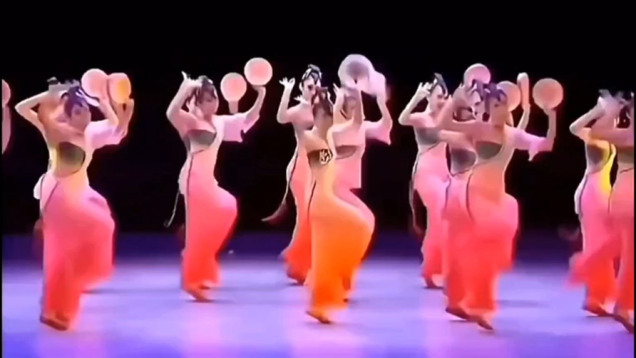 恒大歌舞团性感表演,搭配dj版《我不后悔》太煽情