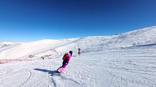 国内滑雪天花板——新疆可可托海滑雪场!