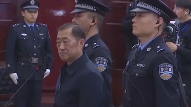 足球领域系列腐败案,中国足球协会原副主席于洪臣,被控受贿2254万余元,涉13家足球俱乐部