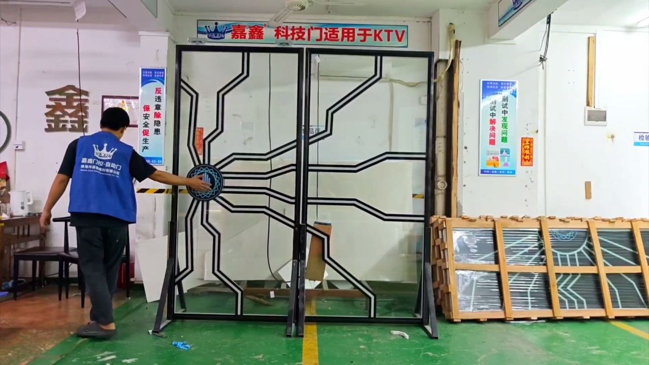 意大利科技网红门,一固,一活#科技门#网红门#感应门