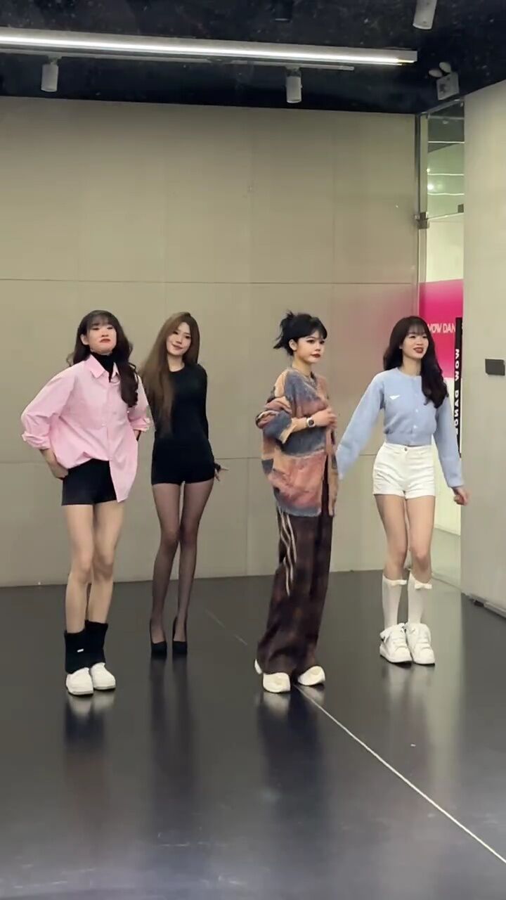 每一个拽姐身边都有个甜妹 #rolypoly复古舞