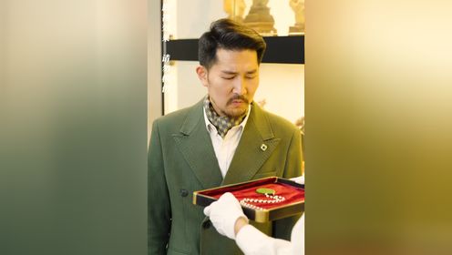 《重生之帝王攻略》 落魄帝王化身鉴宝大师,疯狂打脸富二代