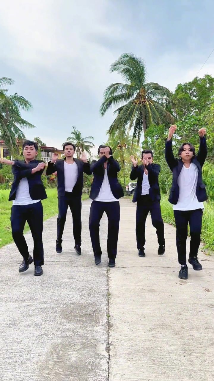 版】#菠萝苹果舞又杀回来了#浅跳一下#猛男舞团iconx#潮流舞蹈地图