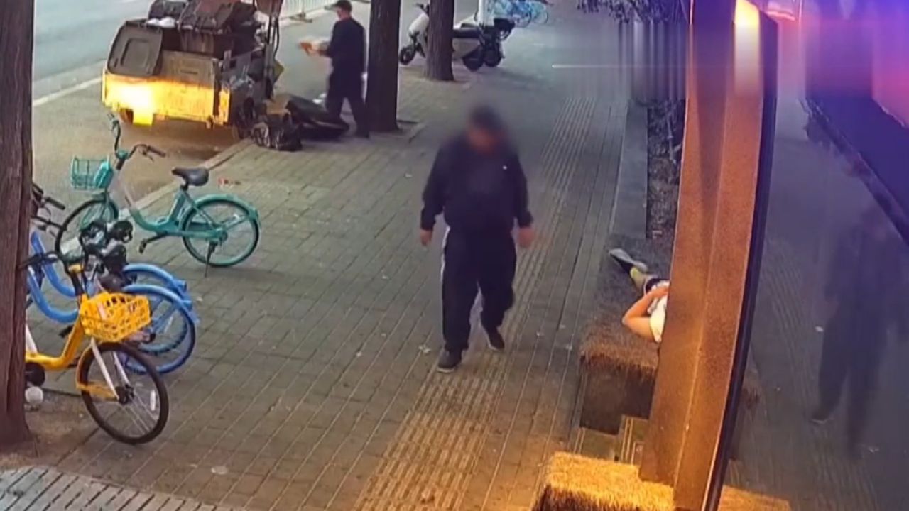 240斤男子每天骑行50公里,专门在酒吧门口“捡尸”,被依法刑拘_腾讯视频