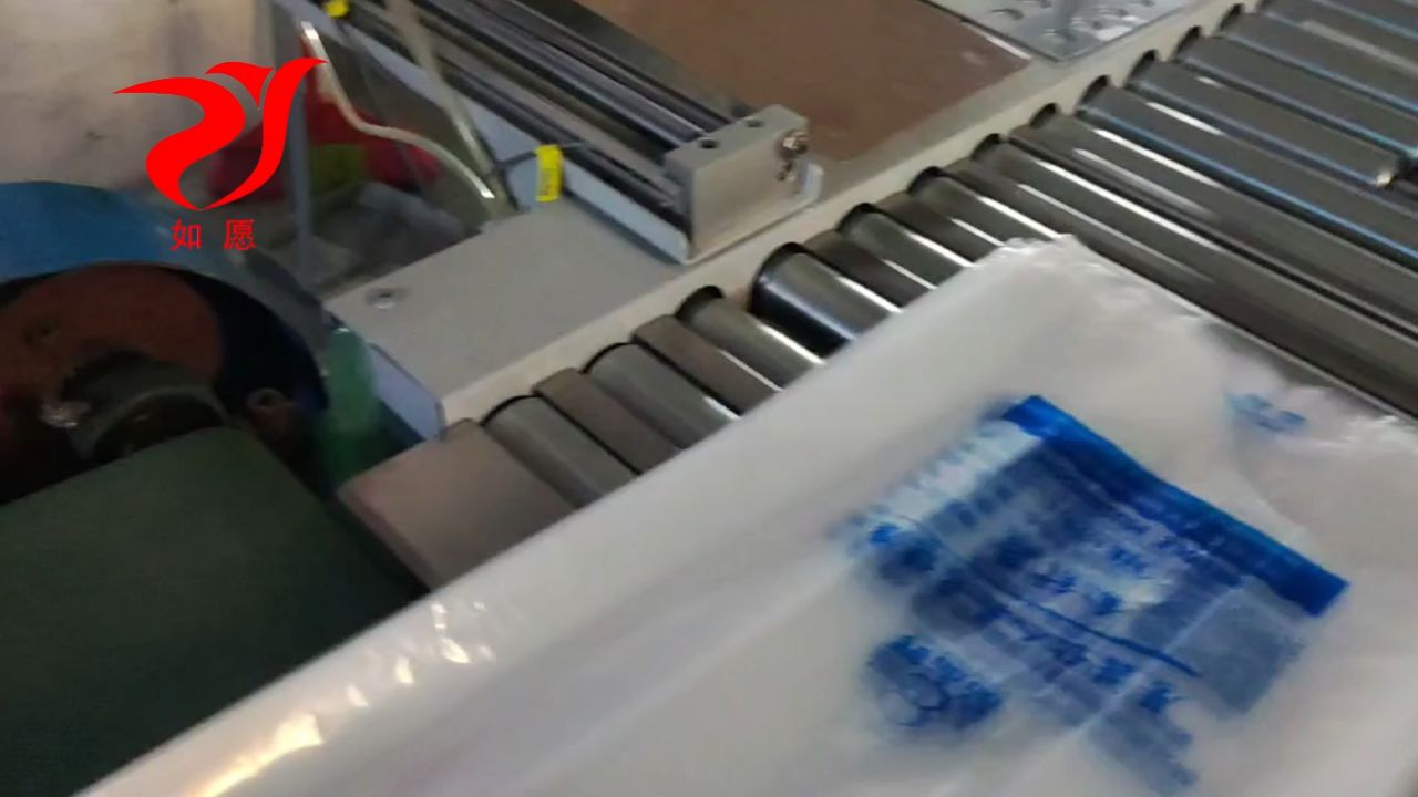 在线式束带机折叠旋转塑料袋 自动束带机厂家
