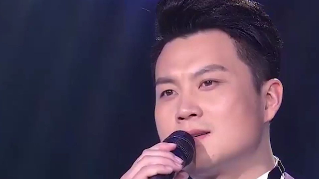 张大伟携手王雯,演唱《那溪那山》,旋律婉转而深情