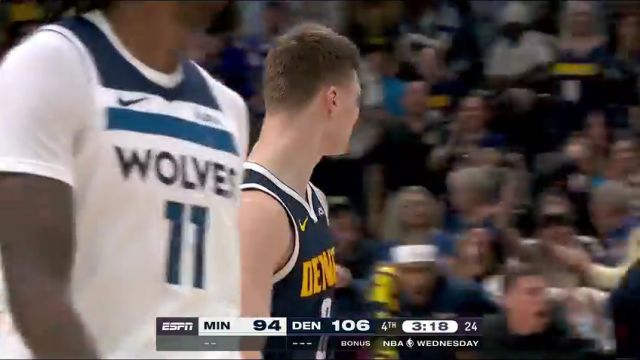 小将的实力不容忽视 布劳恩暴力隔扣两亿中锋肆无忌惮