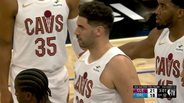 雄赳赳气昂昂！魔术多点开花里应外合一波13-0打懵骑士