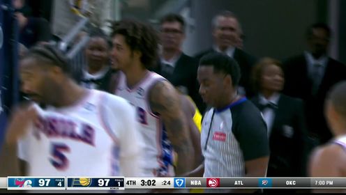 《NBA全场集锦》眼里只有篮筐！内史密斯强突篮下一跃而起霸气隔扣乌布雷打成2+1