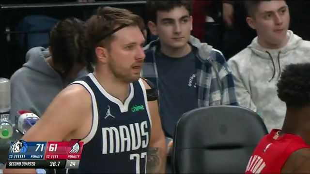 NBA常规赛：独行侠vs开拓者第2节中文解说回放