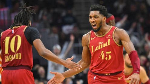 《NBA骑士》【原声】老鹰128-105骑士 特雷-杨14中3米切尔40+11+5