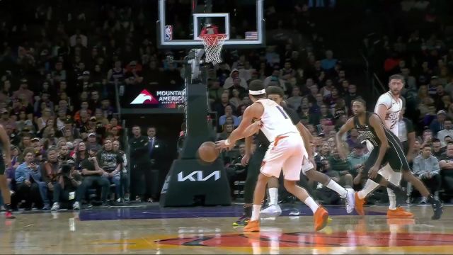 迅速找回状态 比尔中距离无解进攻连拿4分