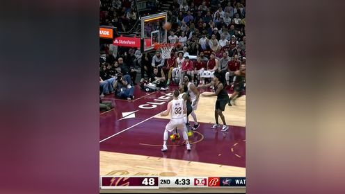 《NBA骑士》今天太惨了😭 普尔0运动战进球只得2分 惨遭斯特鲁斯隔扣
