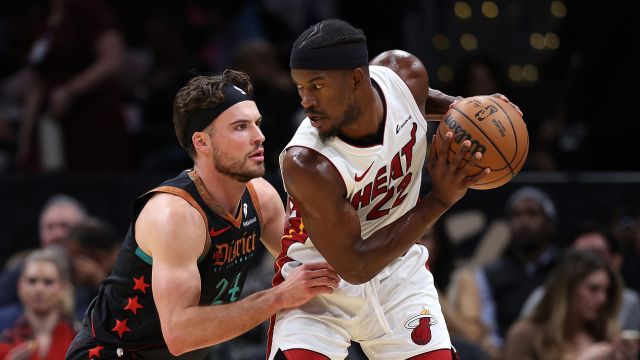 热火110-102奇才 巴特勒24+9阿德巴约两双热火客场力克奇才