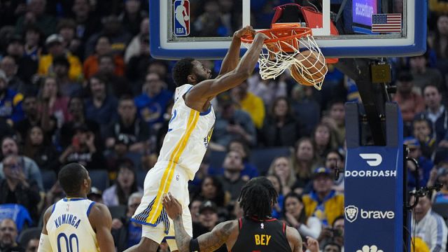 老鹰vs勇士五佳球 卡佩拉残暴大帽 水花兄弟攻防一体维金斯空接暴扣