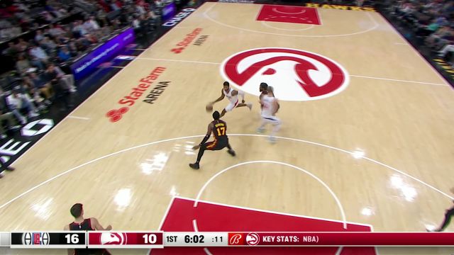 百步穿杨飞羽箭！哈登外线三分精准制导 连续发炮命中来开分差