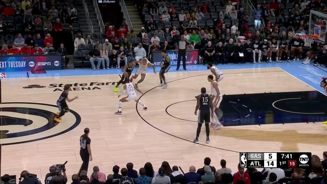 马刺99-109老鹰 文班亚马空砍26+13特雷杨36+13率队取胜