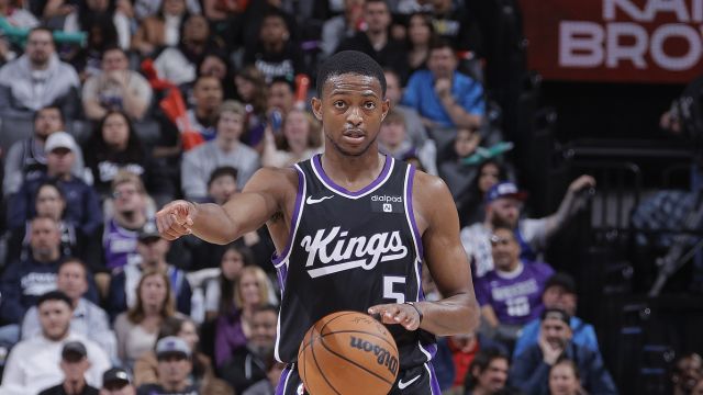 福克斯vs76人集锦 23+8+5全面发挥率队取胜