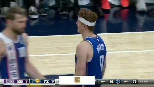 NBA常规赛：国王vs步行者第3节英文原声回放