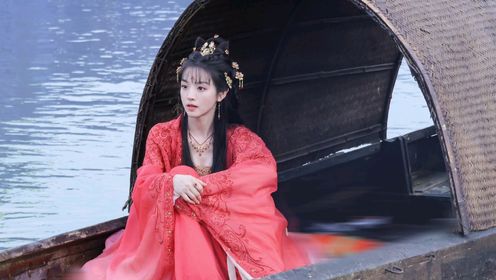 《逐玉》再引热议,张凌赫与田曦薇拍吻戏好甜,等不及要追剧了!_高清1080P在线观看平台_腾讯视频