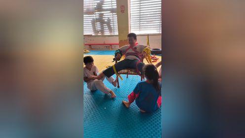 挠脚心，笑死我了_高清1080P在线观看平台_腾讯视频
