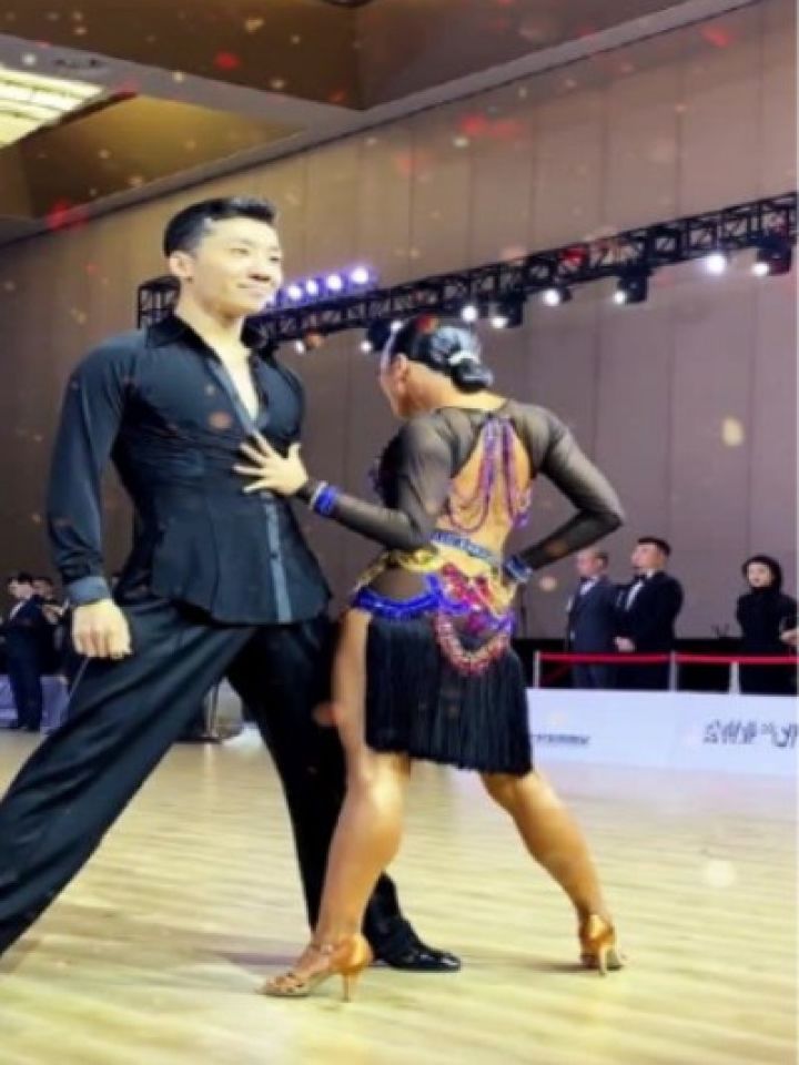 曹政孙璠老师的伦巴舞,甜度超标,太美了